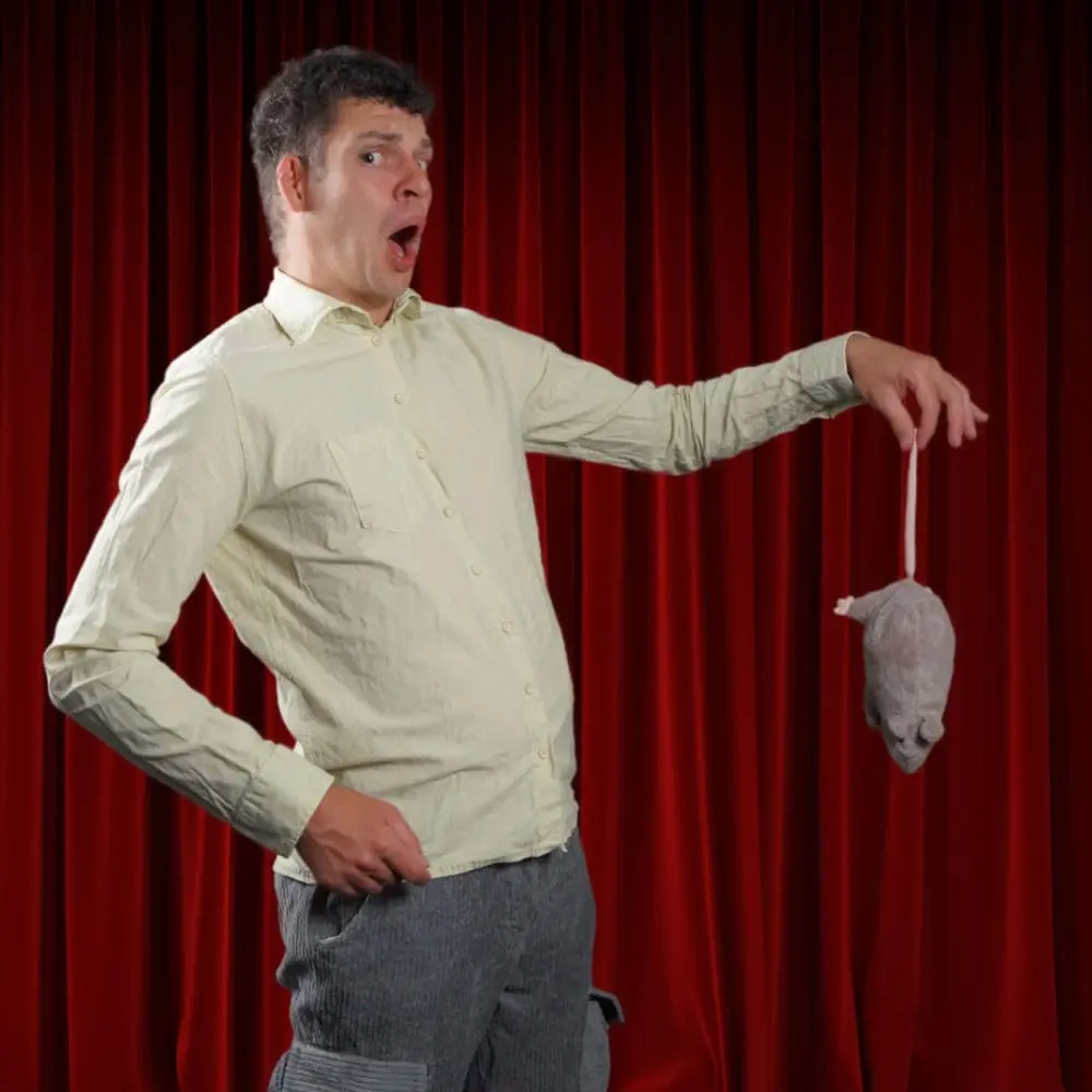 Theater spielen.